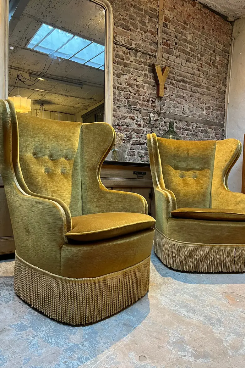 Paire de fauteuils à oreilles 1950
