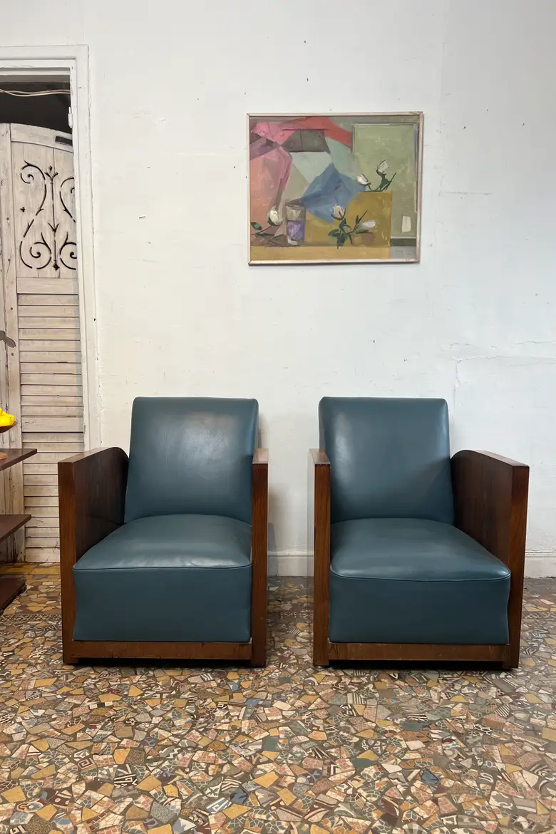 Paire de fauteuils Art Déco en cuir bleu