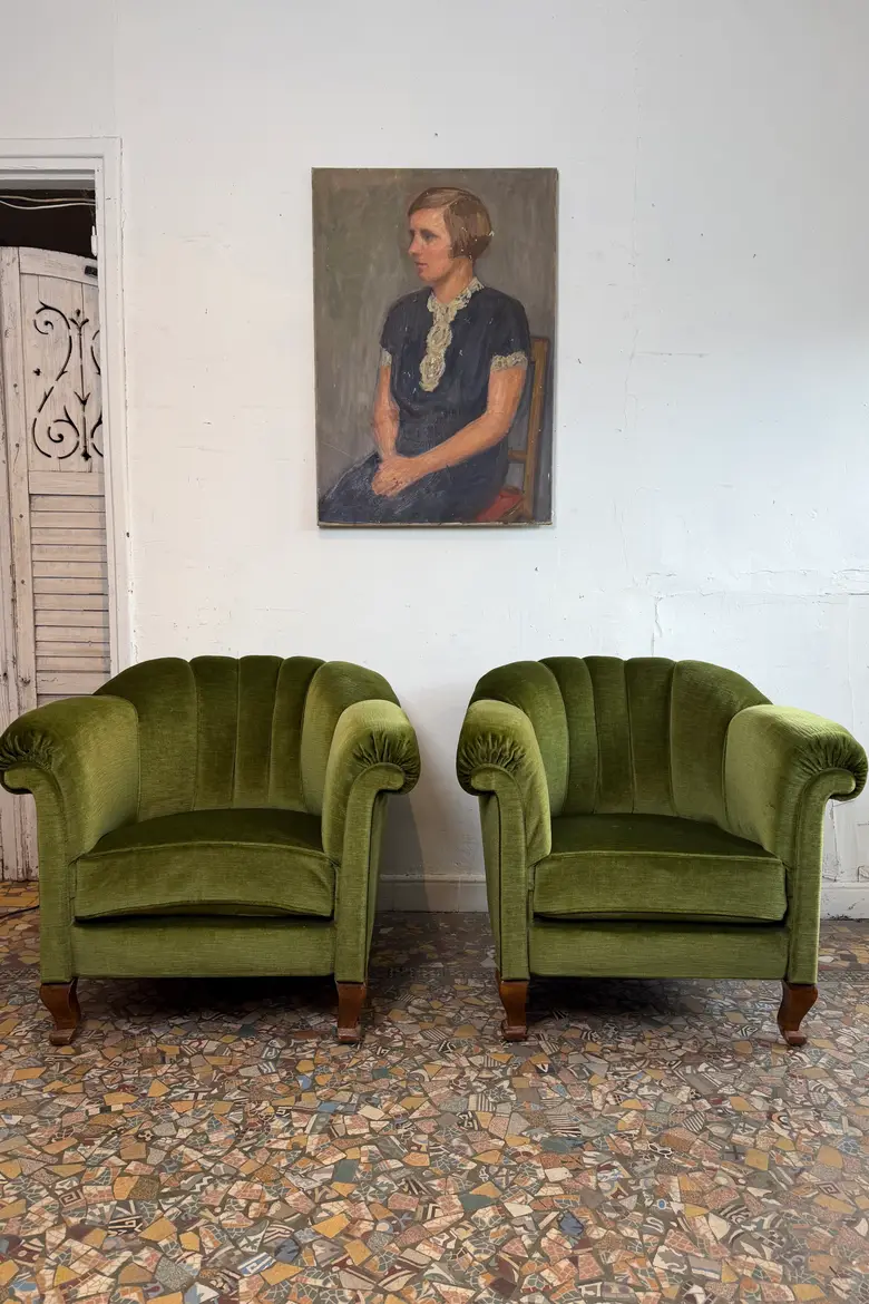 Paire de fauteuils Art Déco en velours vert