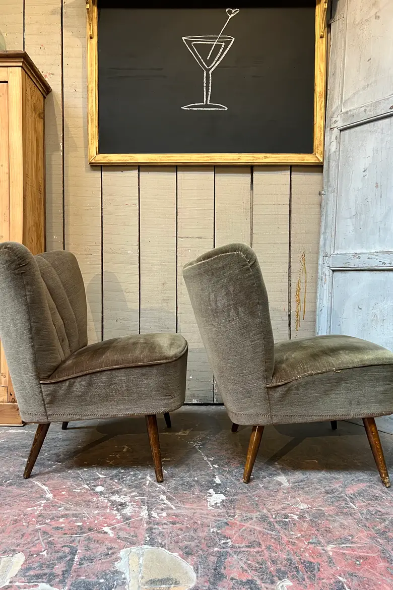 Paire de fauteuils cocktails en velours vert Années 50