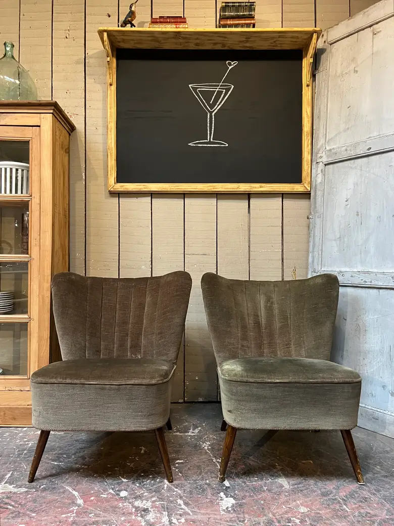 Paire de fauteuils cocktails en velours vert Années 50
