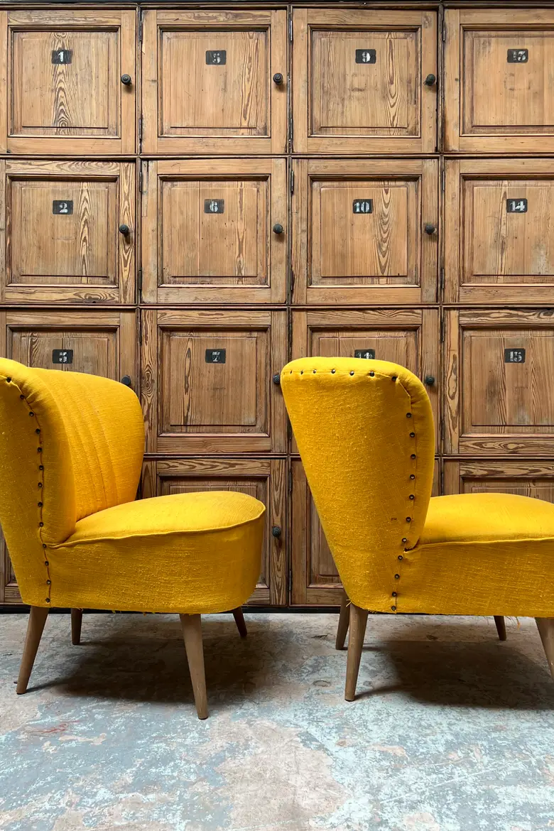 Paire de fauteuils cocktails jaunes 1950