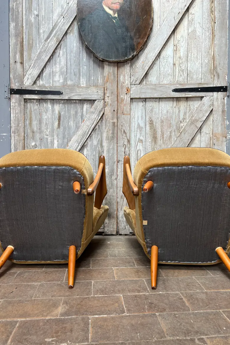 Paire de fauteuils cocktails scandinaves 1950