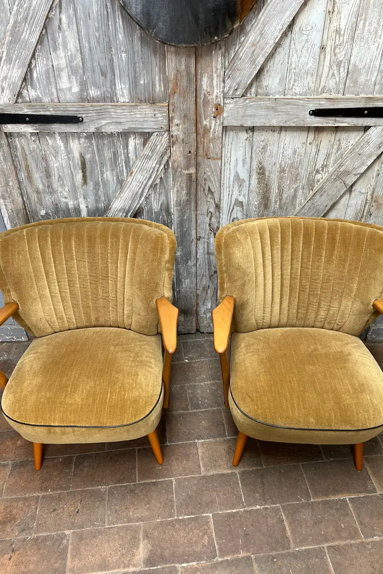 Paire de fauteuils cocktails scandinaves 1950