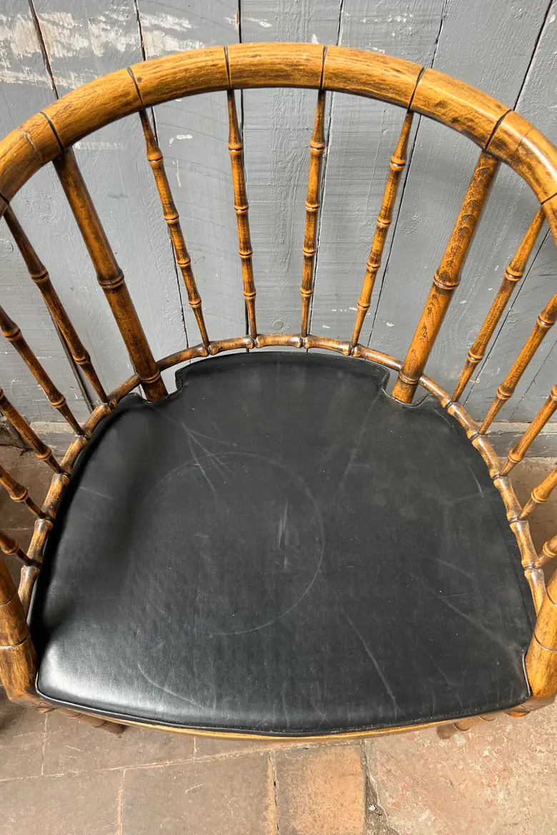 Paire de fauteuils en faux bambou de style régence 1970