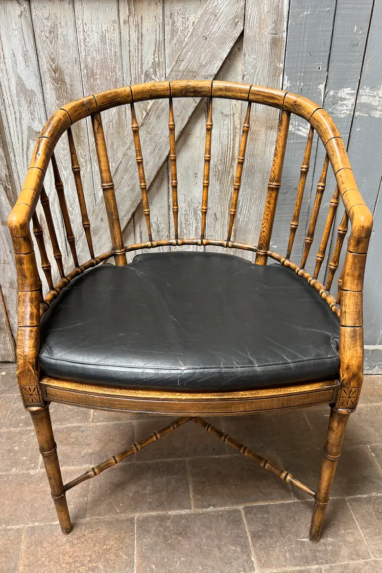 Paire de fauteuils en faux bambou de style régence 1970