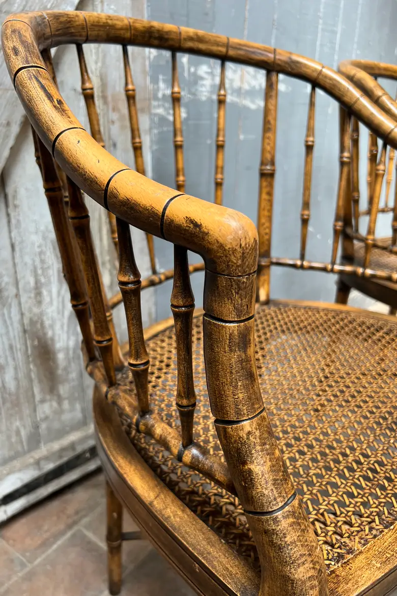 Paire de fauteuils en faux bambou de style régence 1970