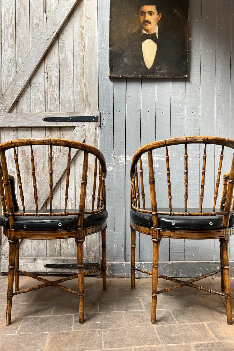 Paire de fauteuils en faux bambou de style régence 1970