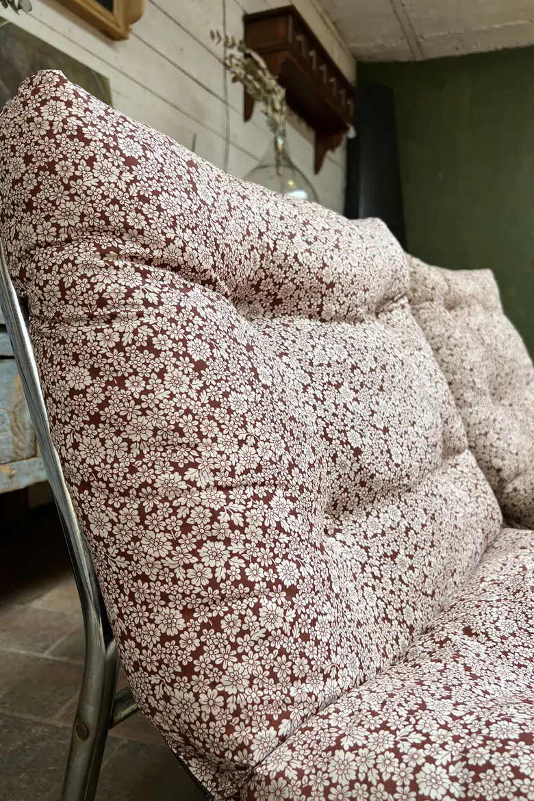 Paire de fauteuils fleuris Années 70