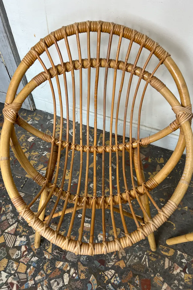 Paire de fauteuils ronds en rotin
