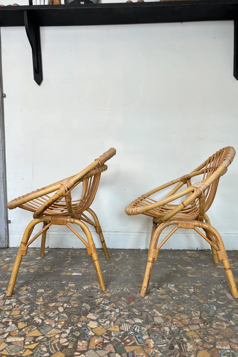 Paire de fauteuils ronds en rotin