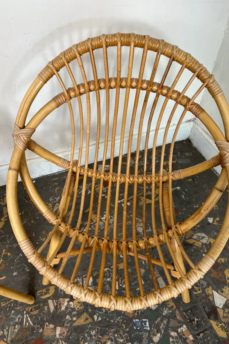 Paire de fauteuils ronds en rotin