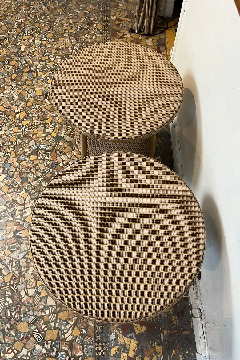 Paire de guéridons années 80