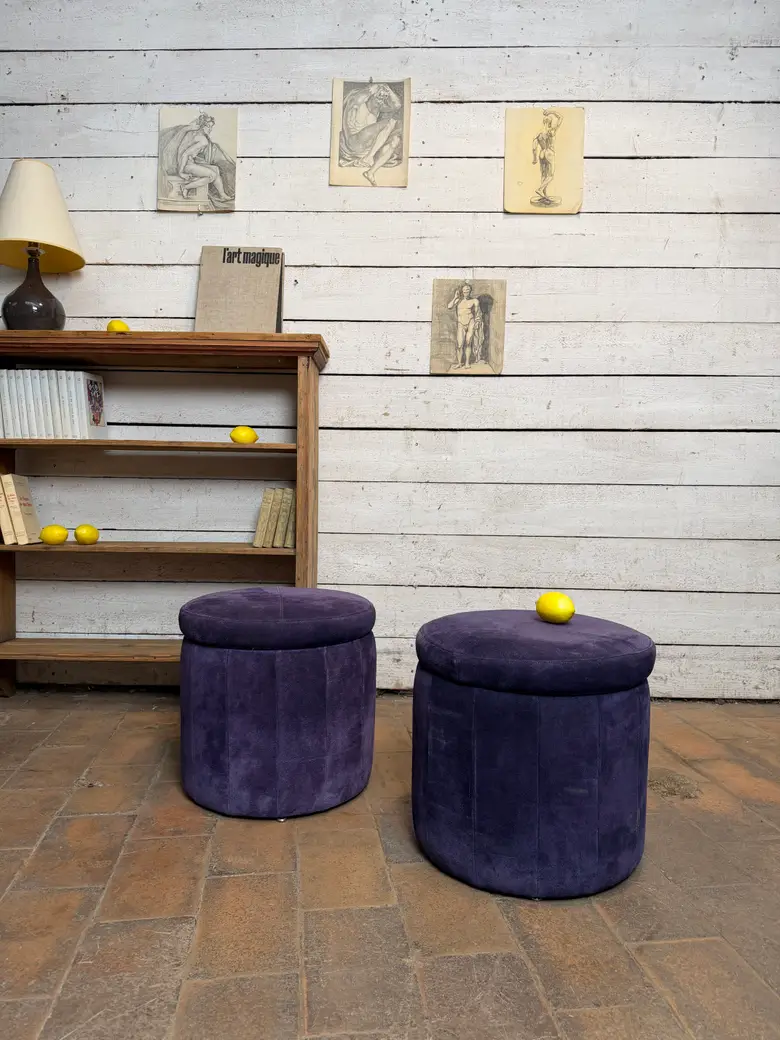 Paire de poufs coffres – années 1970 — Paire de poufs coffres – années 1970