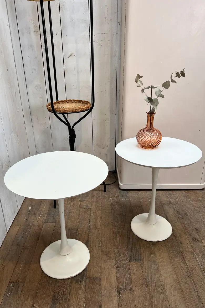 Paire de tables d’appoint design de type Saarinen