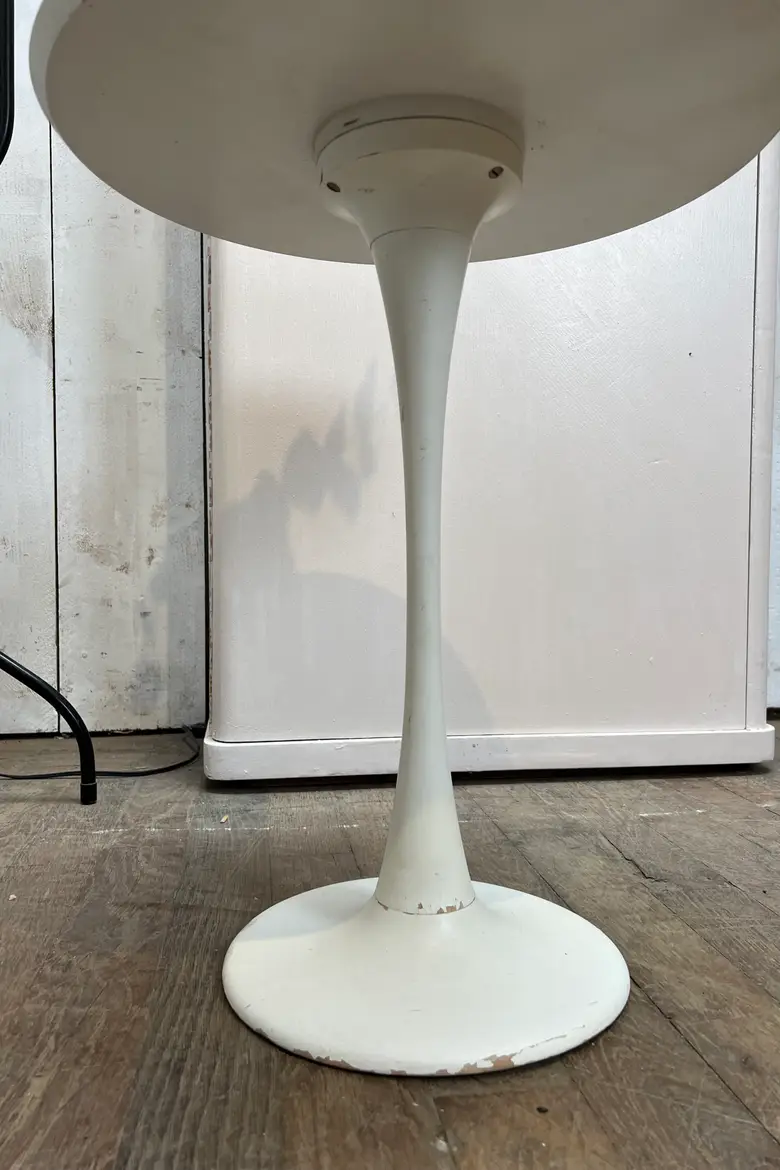 Paire de tables d’appoint design de type Saarinen