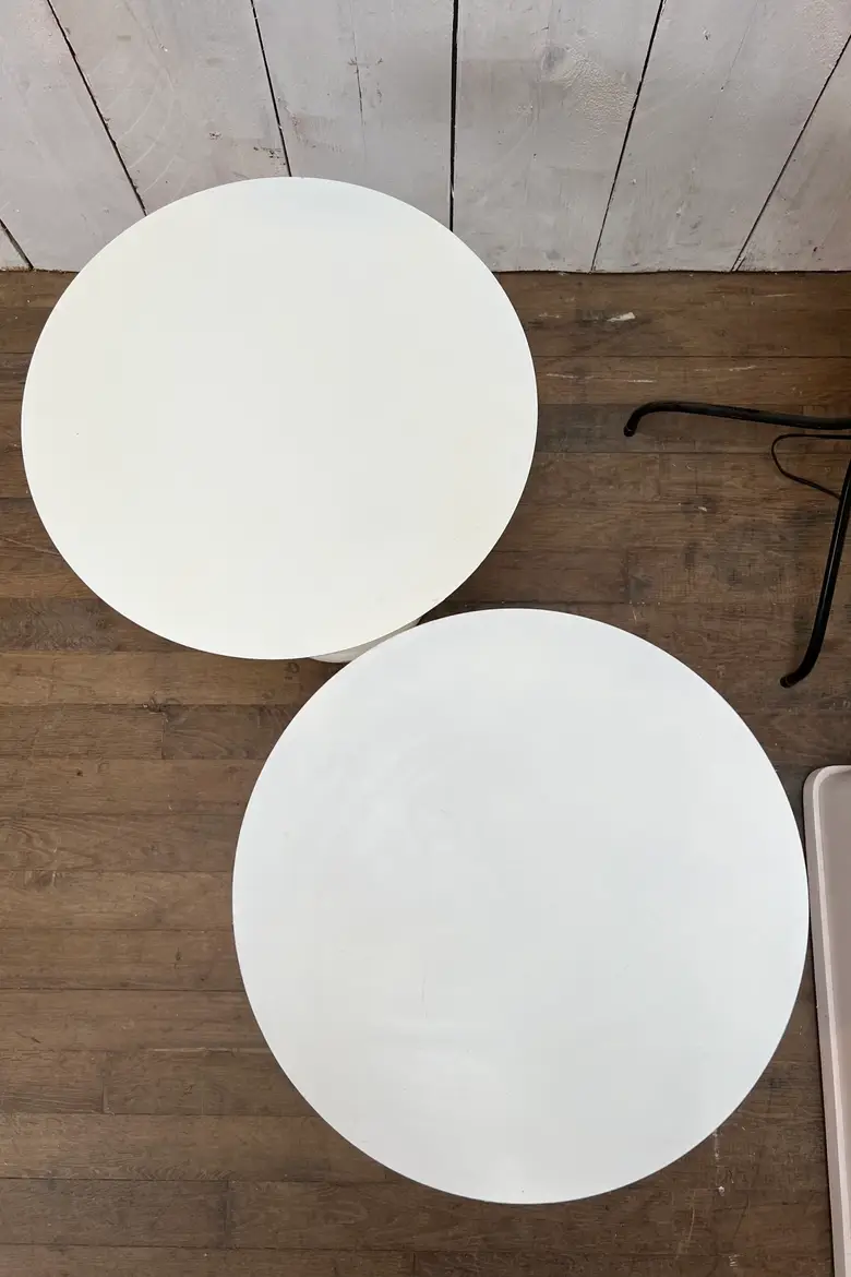 Paire de tables d’appoint design de type Saarinen