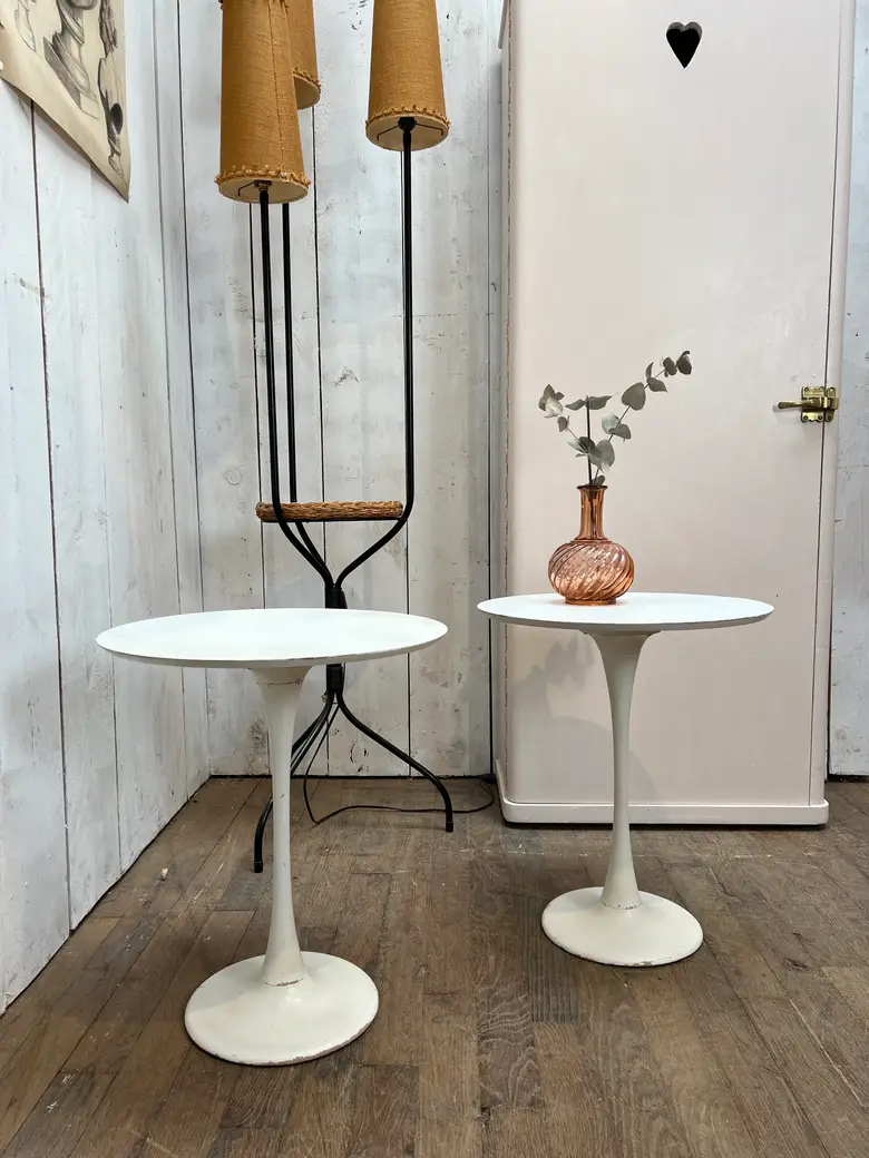 Paire de tables d’appoint design de type Saarinen