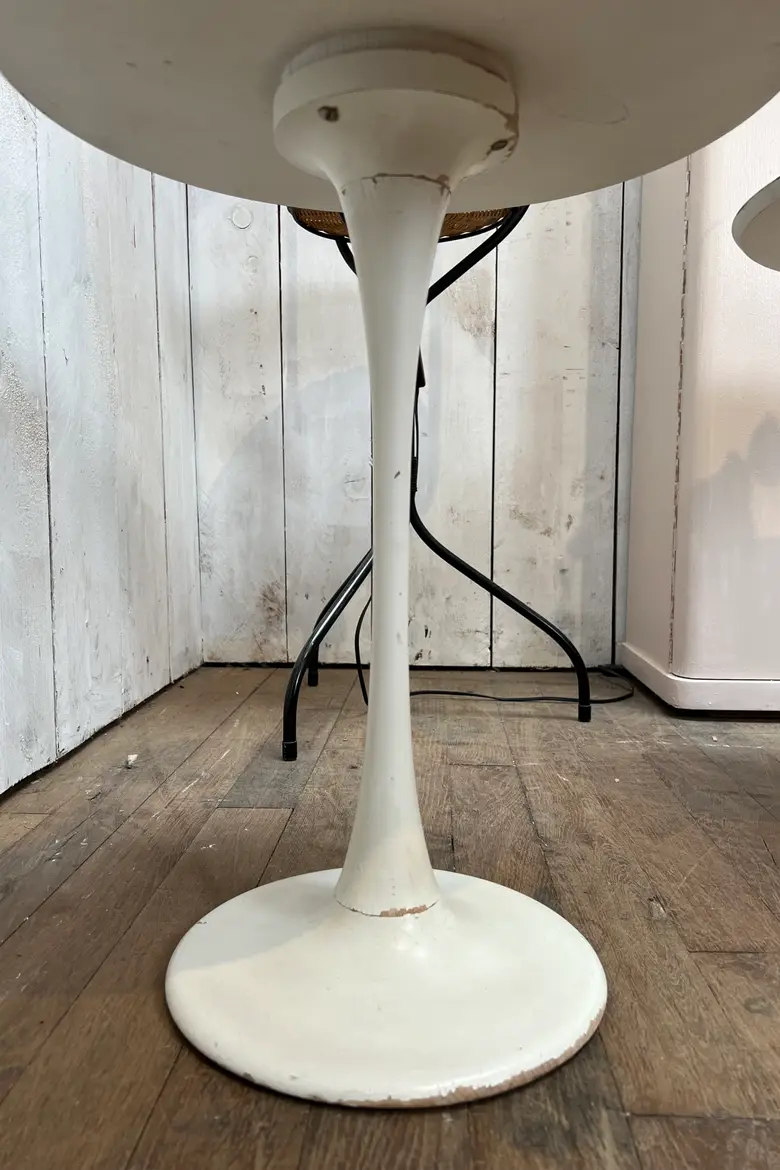 Paire de tables d’appoint design de type Saarinen