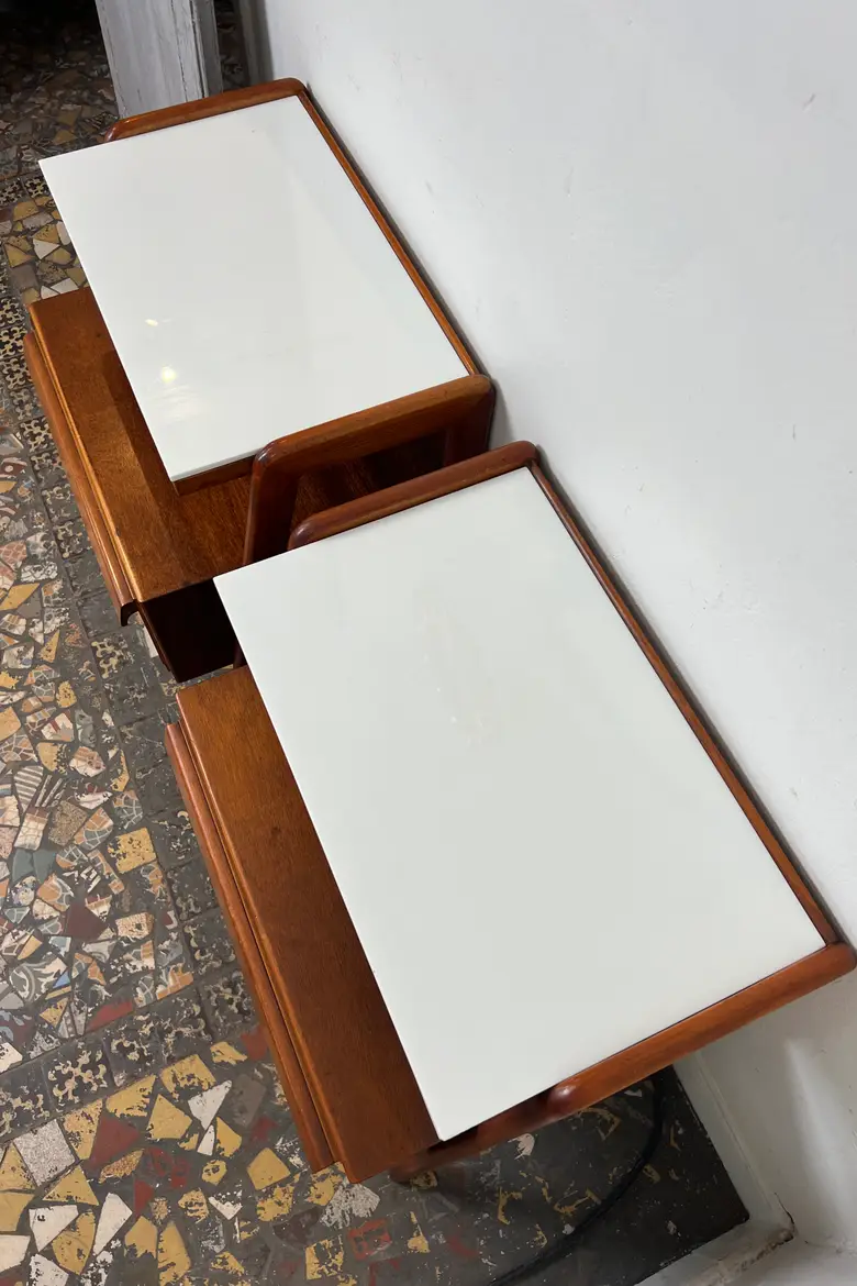 Paire de tables de chevets vintage