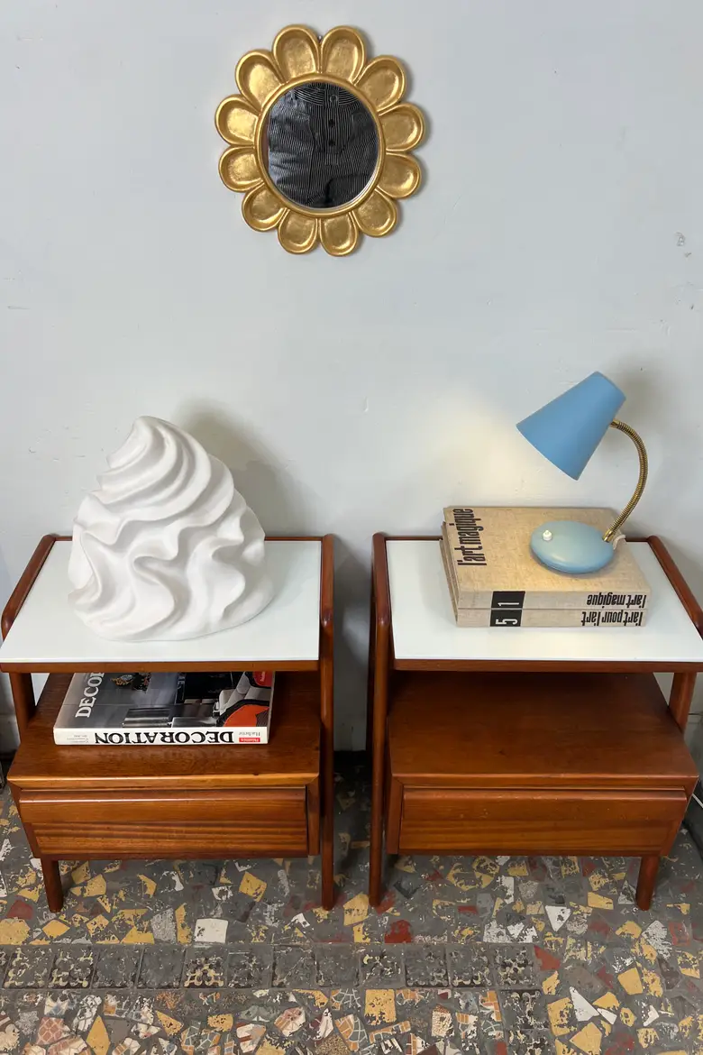 Paire de tables de chevets vintage