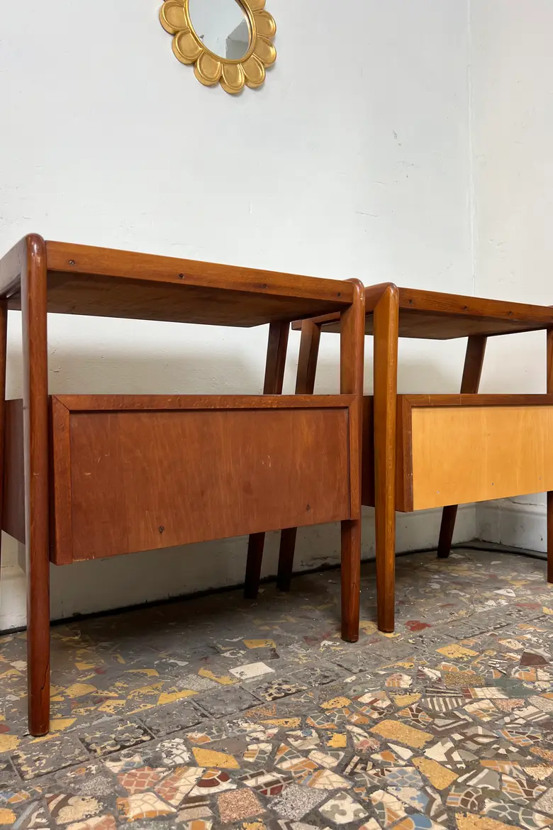 Paire de tables de chevets vintage