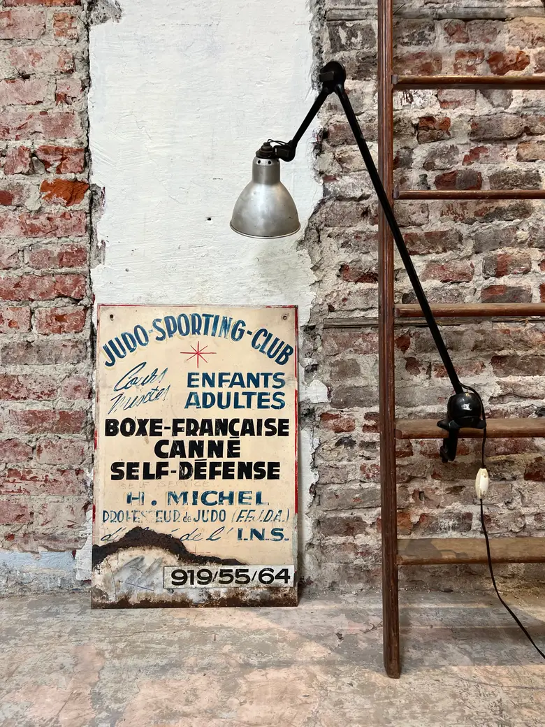 Pancarte publicitaire en tôle - années 1960 — Pancarte publicitaire en tôle - années 1960