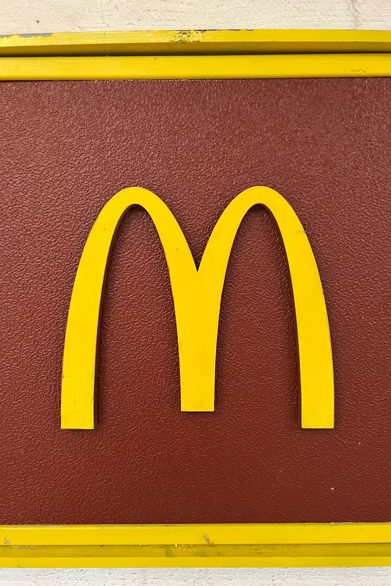 Panneau publicitaire Mac Donald’s