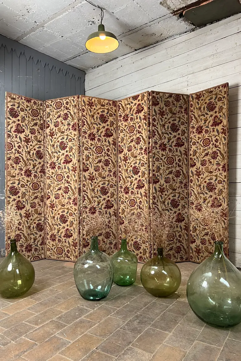 Paravent au décor floral