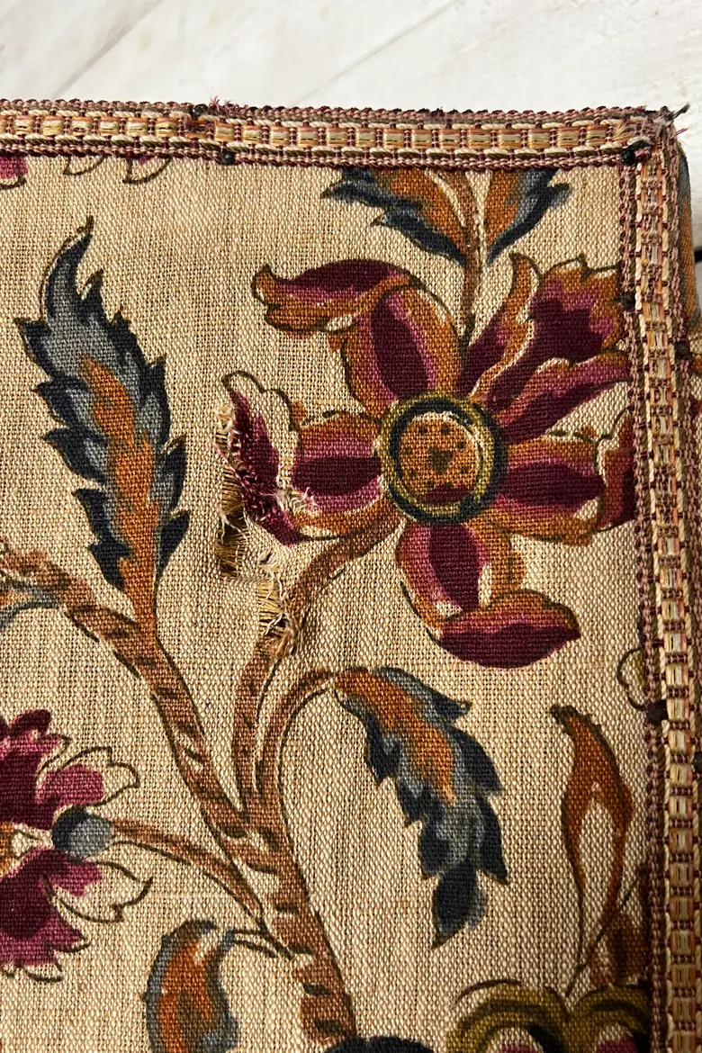 Paravent au décor floral