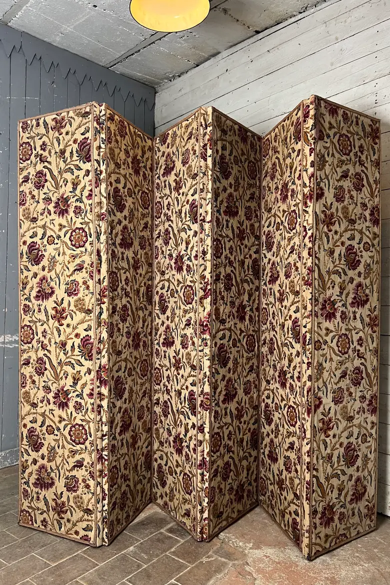 Paravent au décor floral