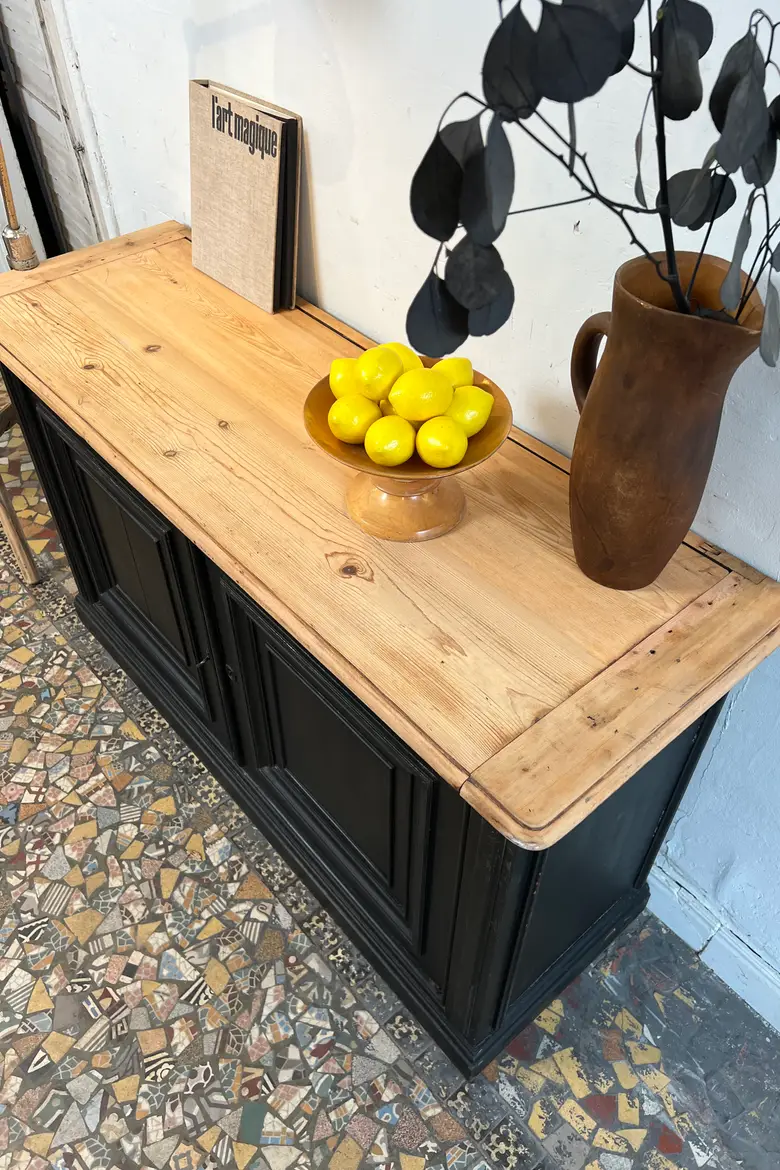 Petit buffet ancien en sapin