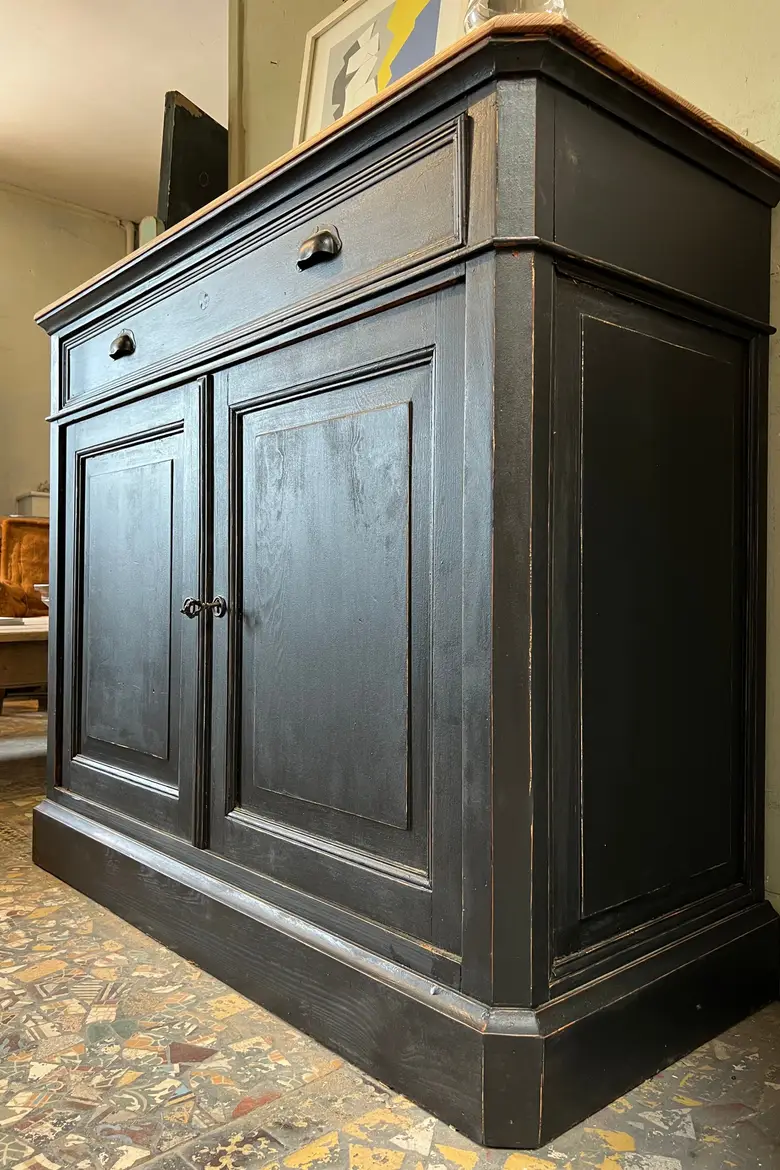 Petit buffet de style  Louis Philippe Début XXème