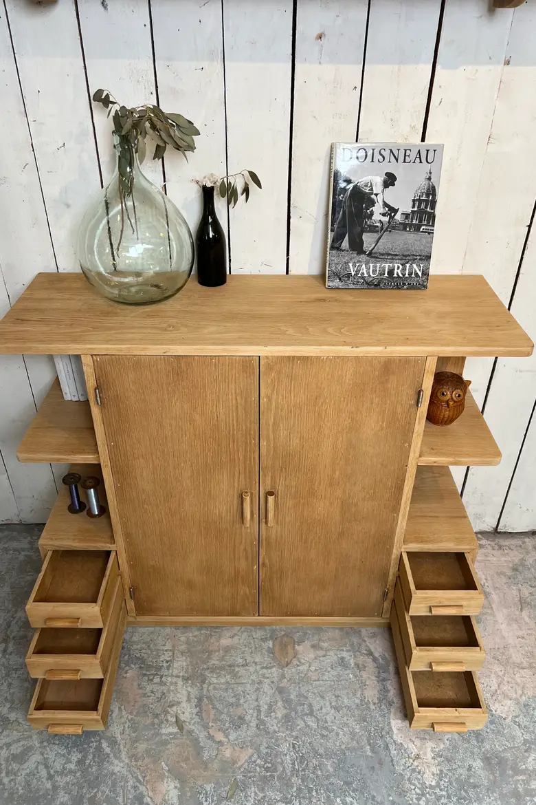 Petit buffet des années 50 en chêne