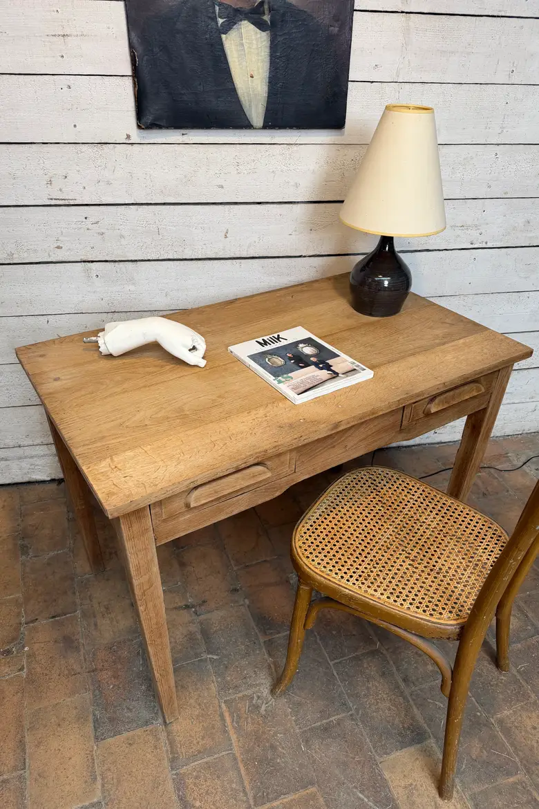 Petit bureau en chêne brut