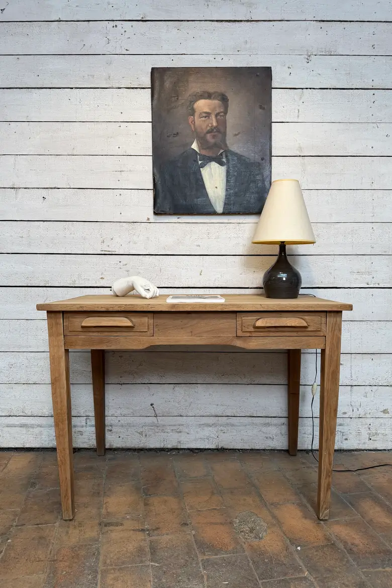 Petit bureau en chêne brut