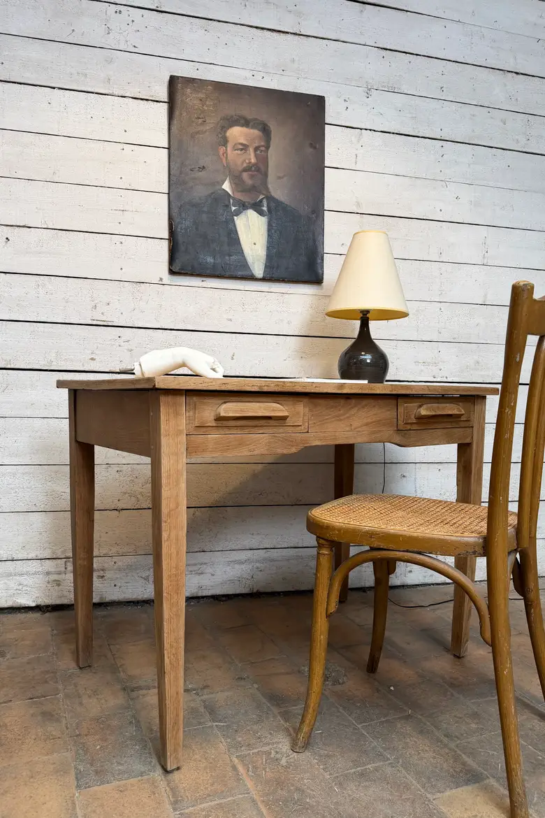 Petit bureau en chêne brut