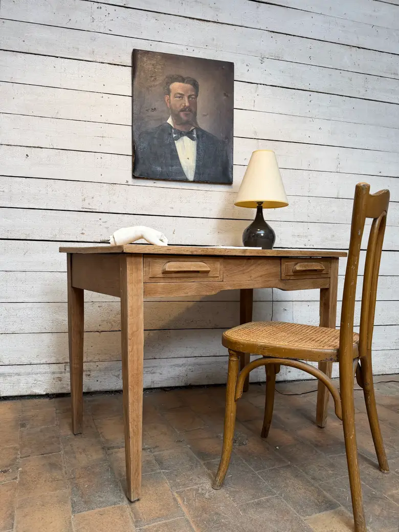 Petit bureau en chêne brut