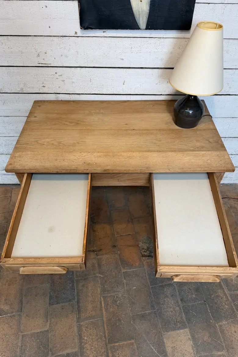 Petit bureau en chêne brut
