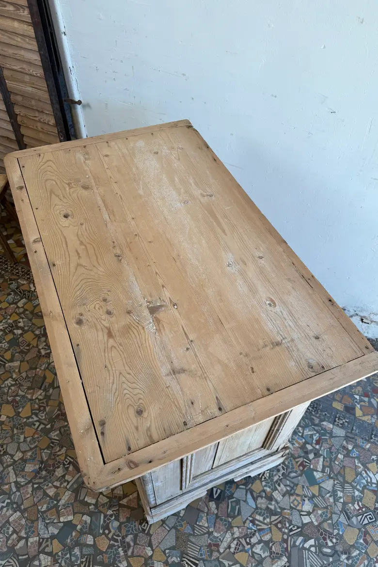 Petit comptoir de caisse en sapin – XIXe siècle
