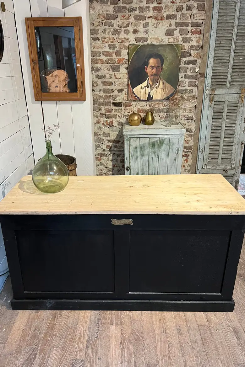Petit comptoir de mercerie en bois 1920