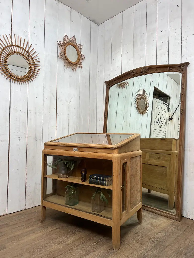 Petit comptoir vitré