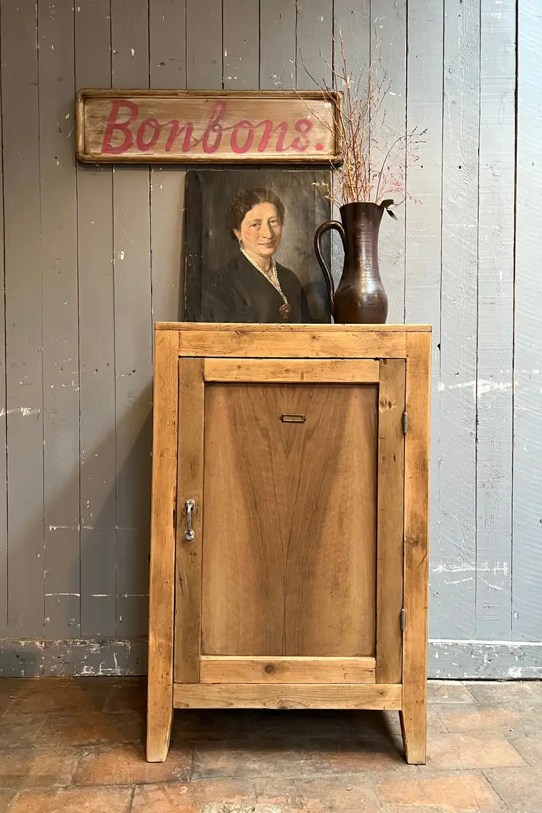 Petit confiturier en bois brut Début XXème