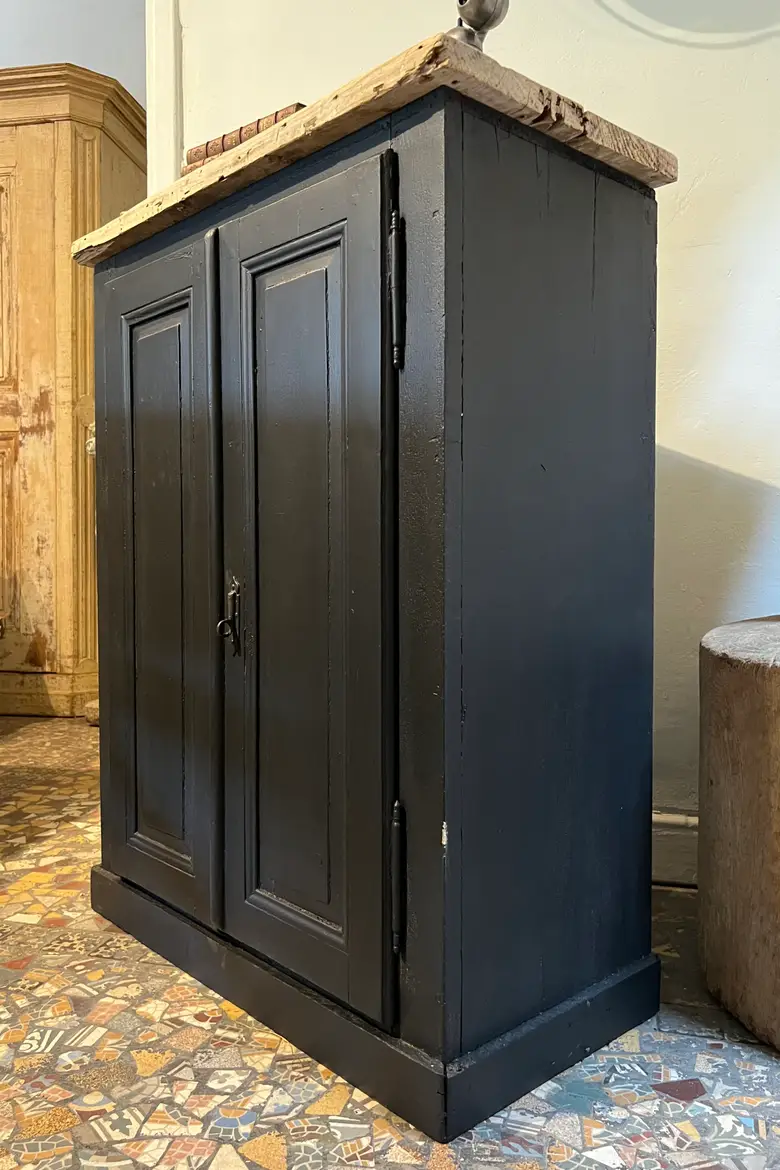 Petit meuble ancien peint en noir Début XXème