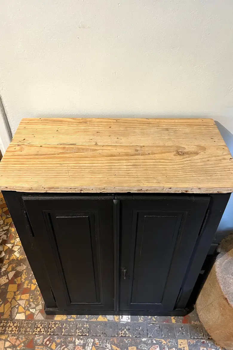 Petit meuble ancien peint en noir Début XXème