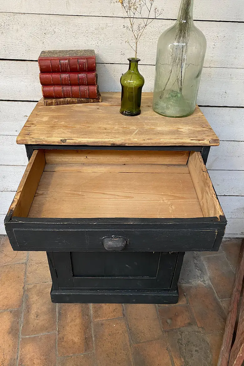 Petit meuble d’appoint en bois Début XXème