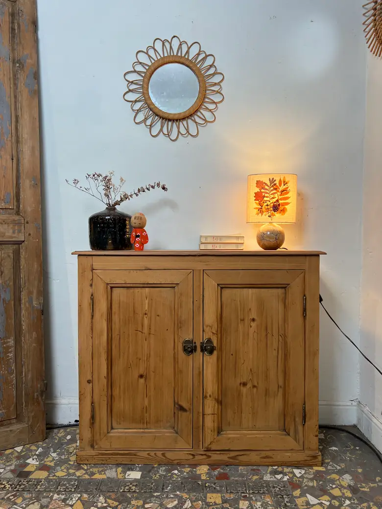 Petit meuble d’atelier en sapin