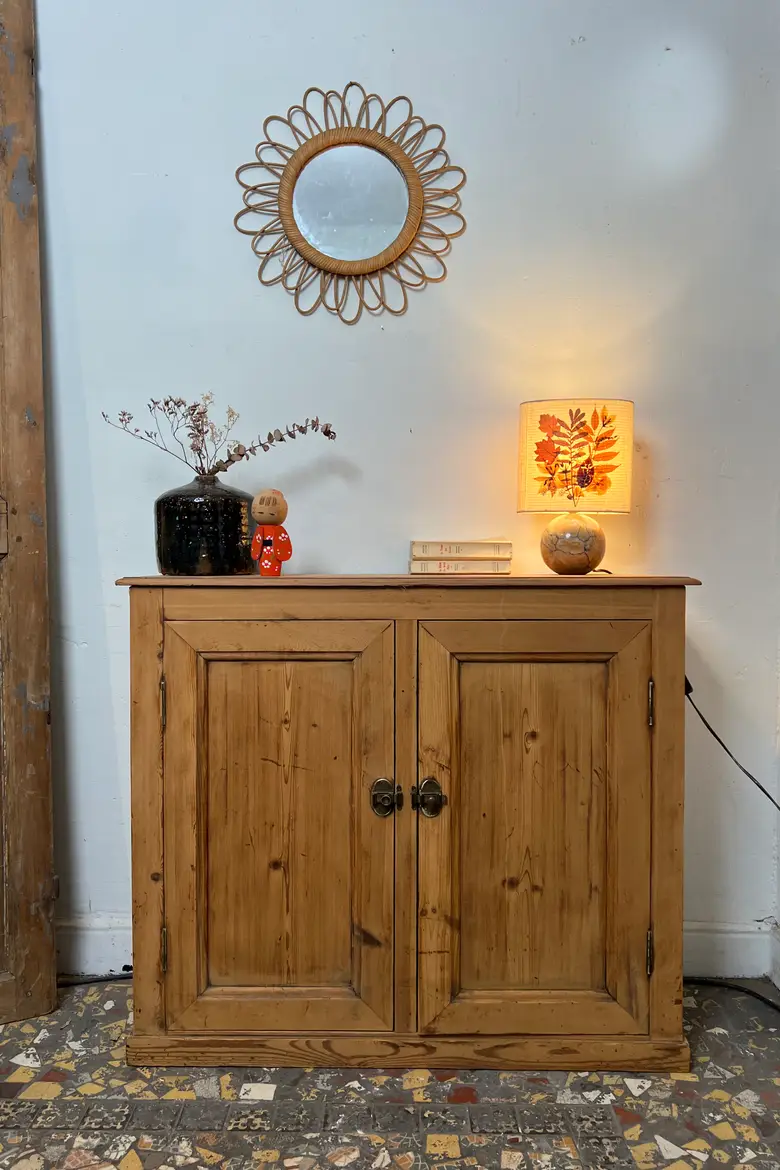 Petit meuble d’atelier en sapin