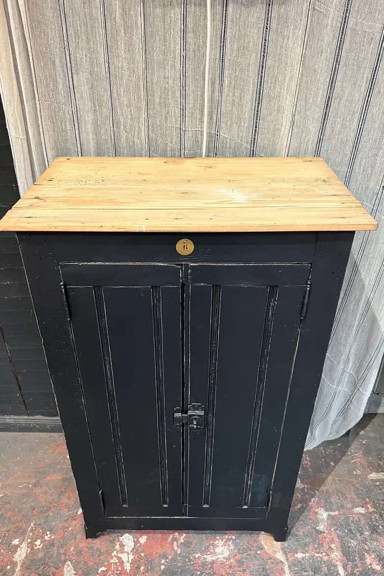 Petit meuble d’atelier en sapin Début XXème