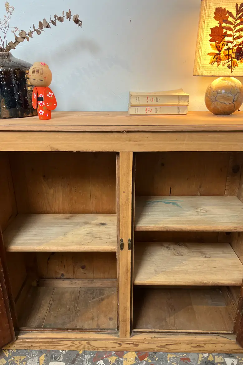 Petit meuble d’atelier en sapin